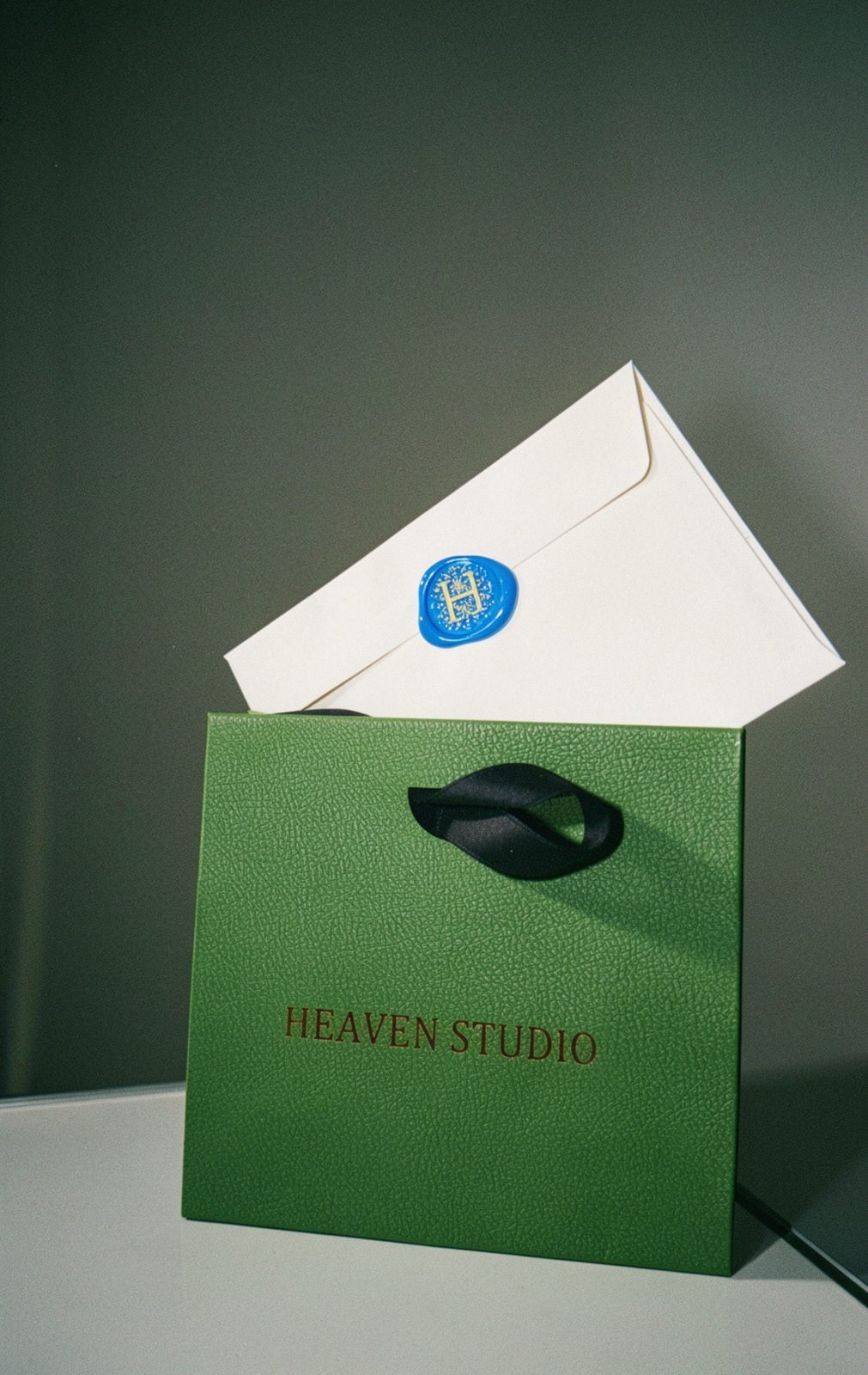 Heaven Studio Geschenktüte mit versiegeltem Gutschein